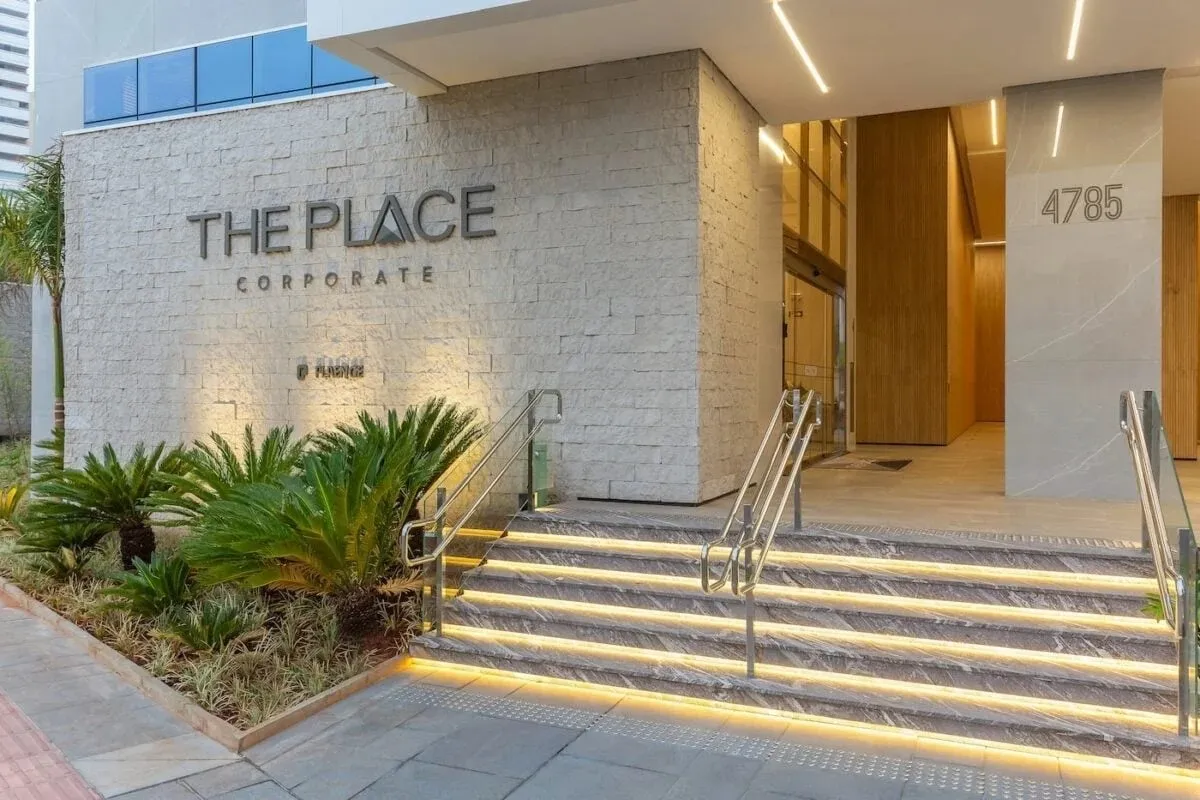 Entrada do edifício The Place, ao lado do Shopping Campo Grande