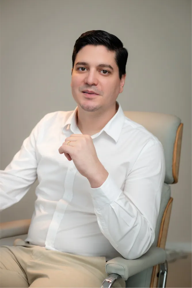 Dr. Leonardo Almeida