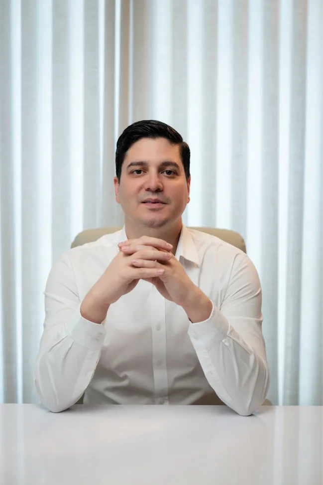 Dr. Leonardo Almeida
