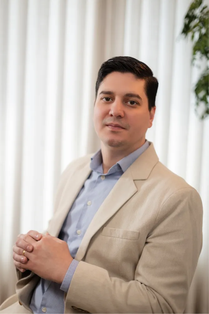 Dr. Leonardo Almeida