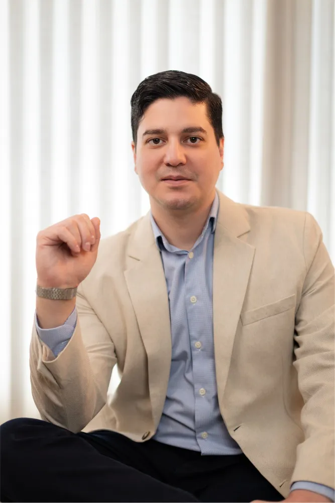 Dr. Leonardo Almeida - Especialista em Reposição Hormonal
